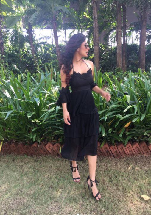     हाल ही में मौनी रॉय सीरियल खत्म होने के बाद हॉलिडे मनाने पहुंची थीं. इस हॉलिडे की तस्वीर शेयर करते हुए मौनी रॉय ने अपने शो को मिस करने की बात भी कही थी.