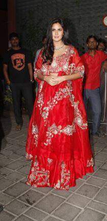 पूर्व प्रेमी सलमान की बहन के घर लाल लहंगे में पहुंची कटरीना