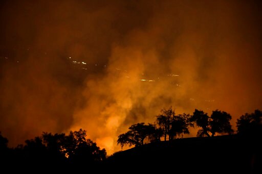 California wildfire was triggered by explosives at gender reveal party कैलिफोर्निया के जंगल में भीषण आग के लिए बच्चों का लिंग बताने वाला यंत्र जिम्मेदार, अग्नि सुरक्षा विभाग का दावा