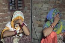 यूपी: बागपत में गैंगरेप पीड़िता ने फांसी लगाकर जान दी, बदमाश कर रहे थे परेशान