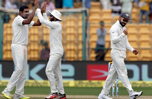 टीम इंडिया में नहीं हुआ चयन तो ठोक दिया दोहरा शतक!