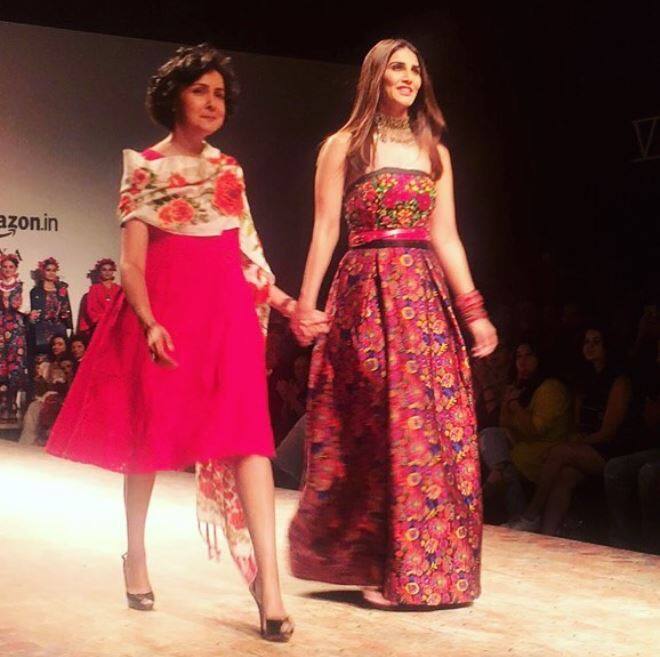   डिजाइनर ने कहा, 