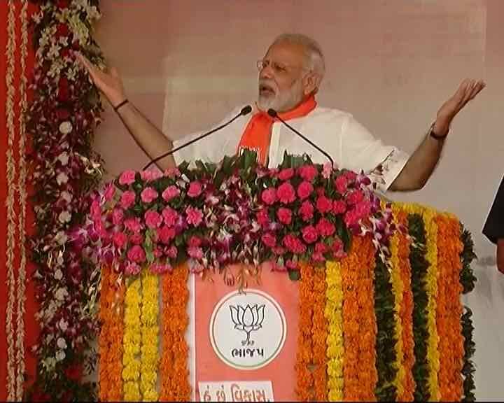 महज साढ़े तीन महीनों में बदले इस सियासी रंग की असली वजह क्या है? Mega Rally Pm Modi In Gandhi Nagar News And Updates महज साढ़े तीन महीनों में बदले इस सियासी रंग की असली वजह क्या है?