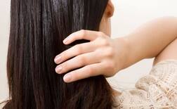 मानसून सीजन में इन 6 फूड्स से बनाएं अपने बालों और नाखूनों को मजबूत