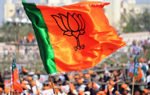 BJP newly elected mayors to campaign in Gujarat Assembly Polls यूपी नगर निगम चुनाव की जीत को गुजरात में भुनाएगी बीजेपी, नए मेयर करेंगे प्रचार