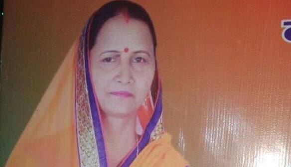 मुख्यमंत्री योगी ने गोरखपुर में रिश्वतखोर भाजपा नेत्री को कराया गिरफ्तार On Cm Yogi Adityanath Interference Bjps Woman Leader Arrested In Gorakhpur मुख्यमंत्री योगी ने गोरखपुर में रिश्वतखोर भाजपा नेत्री को कराया गिरफ्तार