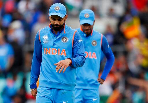 भारतीय क्रिकेट कंट्रोल बोर्ड ने न्यूज़ीलैंड के खिलाफ 3 मैचों की टी20 सीरीज़ के लिए भारतीय टीम का ऐलान कर दिया है. भारतीय टीम में हैदराबाद के तेज गेंदबाज मोहम्मद सिराज और मुंबई के बल्लेबाज श्रेयस अय्यर को शामिल किया गया है.