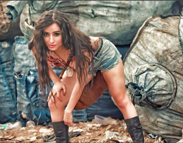 सोशल मीडिया पर लोगों ने सुजाना की इस तस्वीर काफी पसंद किया है.