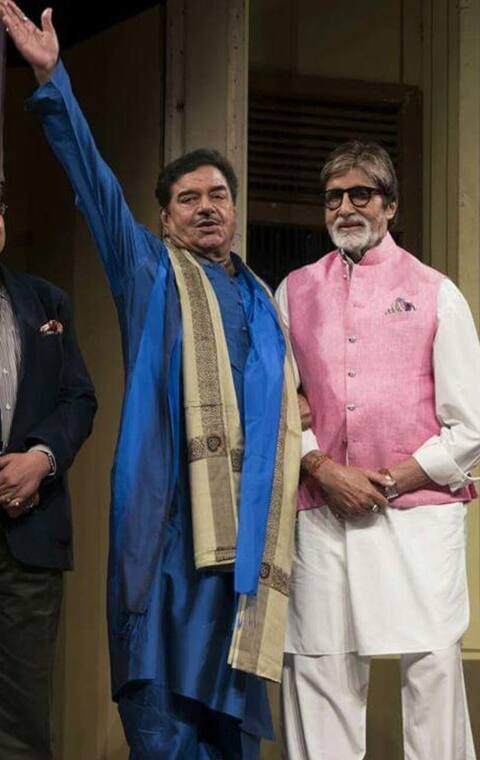 अभिनेता कादर खान को बर्थडे विश कर बुरे फंसे शत्रुघ्न सिन्हा, जमकर हो रहे ट्रोल अभिनेता कादर खान को बर्थडे विश कर बुरे फंसे शत्रुघ्न सिन्हा, जमकर हो रहे ट्रोल