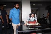 \'दंगल गर्ल\' ने आमिर खान के घर मनाया 17वां जन्मदिन, देखें तस्वीरें