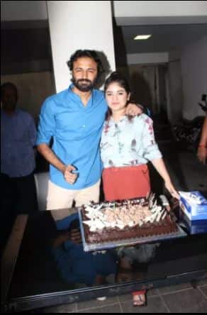 'दंगल' में रेसलर गीता फोगाट के बचपन का किरदार निभाने वालीं जायरा वसीम की तारीफ आमिर खान भी करते नहीं थकते हैं।