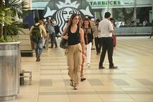 बच्चों संग छुट्टियां मनाकर लौटे ऋतिक रोशन, एक्स वाइफ सुजैन भी आईं साथ नजर