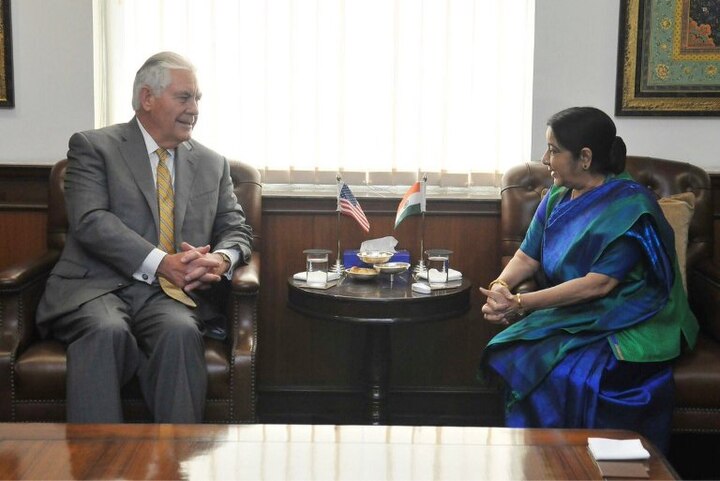 Protect India’s interests on H-1B visa issue: Swaraj to Tillerson स्वराज ने टिलरसन से कहा, एच1बी वीजा मुद्दे पर भारत के हितों का हो संरक्षण