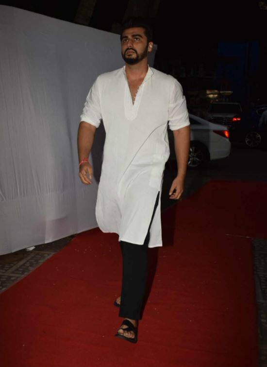 अर्जुन कपूर भी इस प्रयेर मीट का हिस्सा बने. 