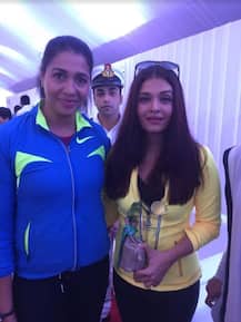  मैराथन फलैग ऑफ में यूं दिखा ऐश्वर्या का जलवा, देखें तस्वीरें