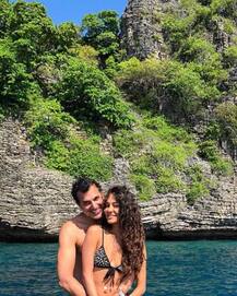 नीले समुंदर के किनारे दिखा इस बॉलीवुड एक्ट्रेस का बिकिनी अवतार, तस्वीरें हुईं वायरल