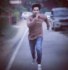 \'अक्टूबर\' में वरुण का इंटेंस लुक आया सामने, फिल्म को मिली नई रिलीज डेट