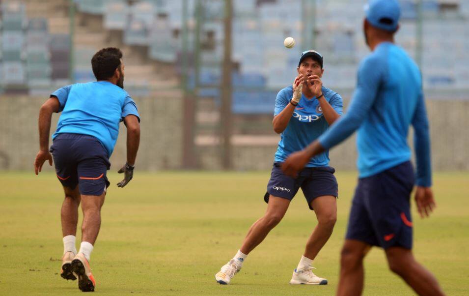 How Kuldeep Yadav Is Trying To Negate Dew Factor In New Delhi पहले T20 में ओस से निपटने के लिए कुलदीप की 'खास रणनीति'