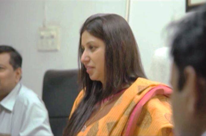 यूपी: इलाहाबाद की मेयर बोलीं- 'राष्ट्रगान-राष्ट्रगीत विरोधी दूसरे मुल्क जाएं' those against the decision could go to Pakistan Says Allahabad mayor यूपी: इलाहाबाद की मेयर बोलीं- 'राष्ट्रगान-राष्ट्रगीत विरोधी दूसरे मुल्क जाएं'