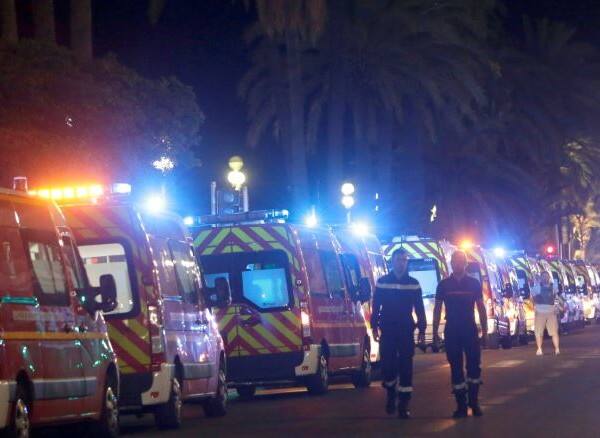 जुलाई 2016 फ्रांस के नीस में भी भीड़ पर ट्रक से हमला किया गया था. इस हमले में 84 लोगों की मौत हो गई थी. जबकि 400 से ज्यादा लोग जख्मी हो गए थे.