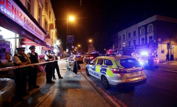 मार्च 2017 में लंदन में ही एक शख्स ने भीड़ पर गाड़ी चढ़ा दी थी. इस हमले में पांच लोगों की मौत और 40 लोग जख्मी हो गए थे.