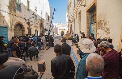 फिल्म मे कैटरीना कैफ का ये अंदाज फैंस की फिल्म देखने की उत्सुकता को कई गुना बढ़ा देगा. आपको बता दें कि खतरनाक हथियारों को चलाने के लिए कैटरीना ने काफी सख्त ट्रेनिंग ली है.