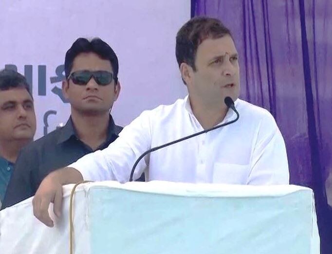 Rahul Gandhi Rally In Gujarat Live updates, Gujarat Election, Congress vice president Navsarjan Yatra गुजरात: भरूच में राहुल ने कहा- ‘वोटिंग के दिन BJP को लगेगा करंट’