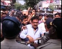 फेरीवालों का समर्थन कर रहे कांग्रेसियों पर एमएनएस कार्यकर्ताओं ने किया हमला