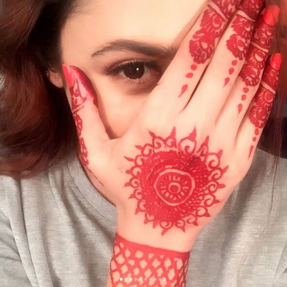 टीवी अभिनेत्री युविका चौधरी जल्द ही शादी के बंधन में बंधने जा रही हैं.