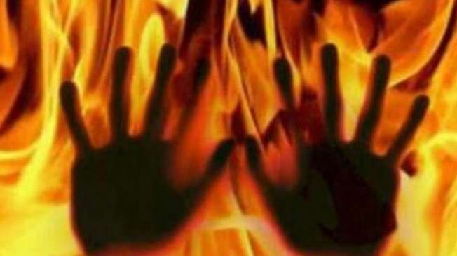 women burnt alive in damoh जमीन के लिए महिला को जिन्दा जलाया, नजारा देख सन्न रह गए लोग