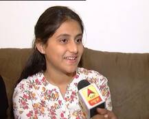 जानिए- कौन है वो लड़की जो राहुल गांधी के संग सेल्फी के लिए उनके वैन पर चढ़ गई