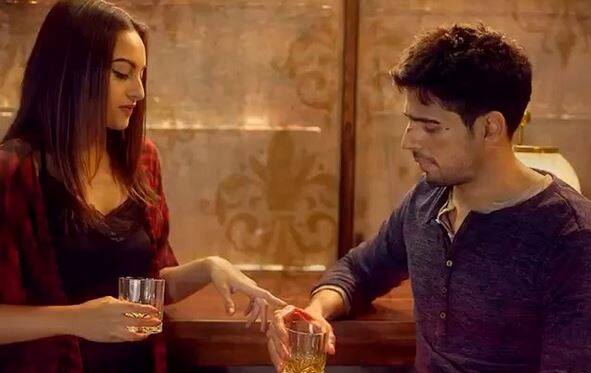 फिल्म में सिद्धार्थ को लुभाने के दृश्य के बारे में पूछे जाने पर सोनाक्षी ने कहा कि हर कालाकार के लिए एक चीज जरूर होती है, जिसमें वे असहज होते हैं. चाहे वह कॉमेडी हो, भावनात्मक दृश्य हों या कामोत्तेजक दृश्य हों. 