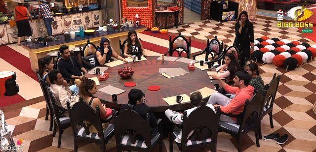 हालांकि टास्क में सबसे ज्यादा देर तक टिके रहने की वजह से पुनीश घर के नए कैप्टन बन गए हैं. बिग बॉस सीजन 11 में यह दूसरा मौका है जब पुनीश घर के कैप्टन बने हैं.