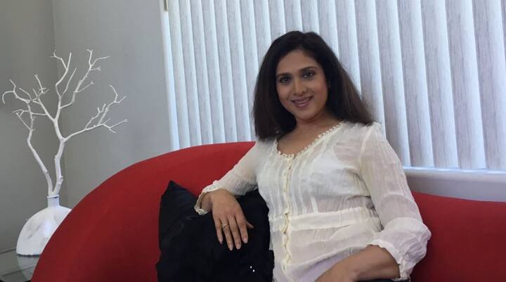 मिस इंडिया चुनी जाने के बाद अखबारों में छपी तस्वारों को देखते ही मनोज कुमार ने उन्हें एक अभिनेत्री के तौर पर पसंद कर लिया था. 