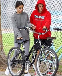 क्या सचमुच सेलेना और गोमेज फिर से पड़ गए हैं प्यार में?