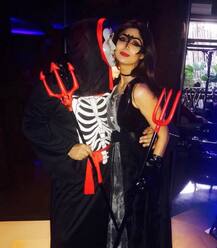 हैलोवीन सेलिब्रेशनः वैंपयार बन सबको डरा रही है शिल्पा शेट्टी, देखिए तस्वीरें