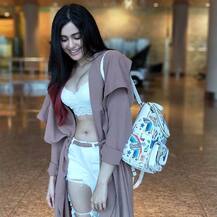 क्यूटनेस और हॉटनेस की तस्वीरों से ओवरलोडेड हैं अदा शर्मा की इंस्टा टाइमलाइन