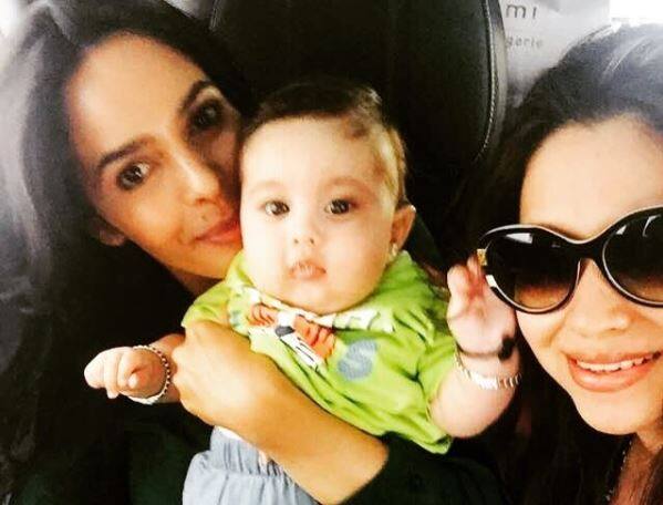 मल्लिका के इन फोटोज पर कमेंट देखें तो कई यूजर्स इस बेबी को करीना कपूर खान के बेटे तैमूर से कंपेयर कर रहे हैं. 