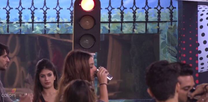 पुनीश शर्मा इस हफ्ते कैप्टनसी के दावेदार बने थे. कैप्टनसी के दावेदार पुनीश, विकास और बेनाफ्शा को कैप्टन बनने के लिए एक टास्क दिया गया. इस टास्क के लिए तीनों कंटेस्टेंट को साइकिल चलानी थी. जबकि बाकी घरवालों को काम दिया गया कि जिस कंटेस्टेंट को वह कैप्टन नहीं बनने देना चाहते उसे पानी पिलाते रहें.