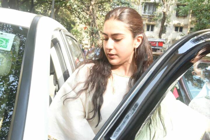 केदारनाथ में उनके साथ अभिनेता सुशांत सिंह राजपूत अहम भूमिका में नजर आएंगे. आगे देखें सारा की सादगी भरी और भी तस्वीरें... (तस्वीरें: मानव मंगलानी)