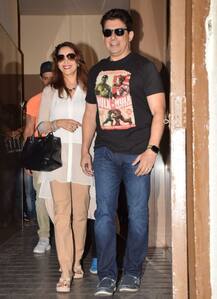 परिवार संग जुहू PVR में दिखीं माधुरी, अलग-अलग थे ऋतिक सुजैन 