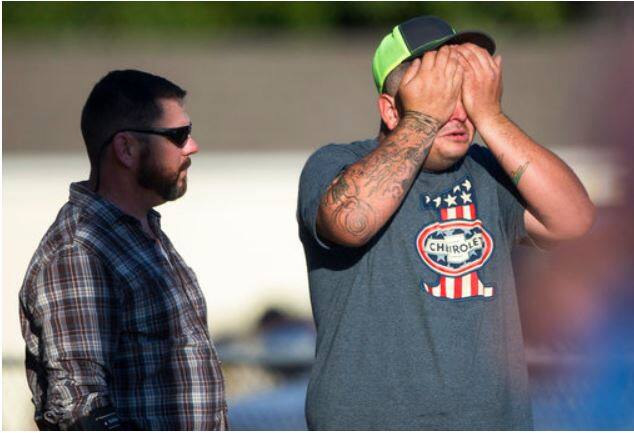    टैक्सास के एक अधिकारी ने बताया कि बंदूकधारी सैन एंटोनियो के पूर्वोत्तर में स्थित कॉमेल काउंटी से आया था. उन्होंने बताया ‘‘वह यहां आया, गोलीबारी की और फिर उत्तरी हिस्से की ओर गया.’’