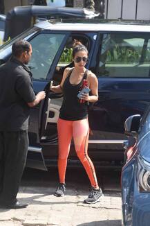 जिम के लिए निकलीं सलमान की पूर्व Hot भाभी, कैमरे में हुईं कैद