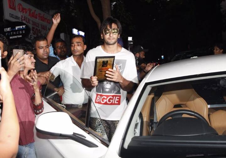 एक बार फिर से ने नया लुक अपना लिया है.