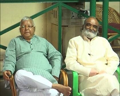 astrologer shankar charan tripathi become national spokesperson of RJD लालू की बाबागिरी! तांत्रिक को बनाया पार्टी का राष्ट्रीय प्रवक्ता, परेशानियां होंगी दूर?