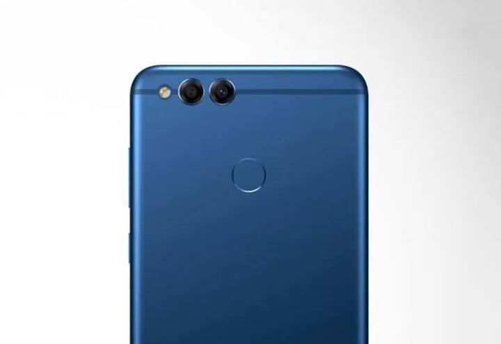 भारत हाल ही में अमेरिका को पीछे छोड़कर चीन के बाद दूसरा सबसे बड़ा स्मार्टफोन बाजार बन गया है, और काउंटरप्वाइंट की रिपोर्ट के मुताबिक देश की केवल एक तिहाई आबादी ही स्मार्टफोन का इस्तेमाल करीत है. इससे भारत मोबाइल कंपनियों के लिए एक आकर्षण का केंद्र बना है.