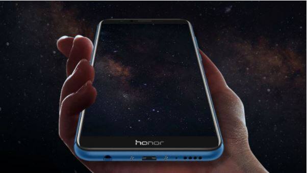 ऐसा बताया जा रहा है कि 'Honor 7X' को बेहद कम कीमतों में भारतीय बाजार में उताराने की रणनीति बनाई जा रही है, ताकि कंपनी इस स्मार्टफोन के जरिए भारतीय कंस्टमर्स के दिल में अपनी जगह बना सके.