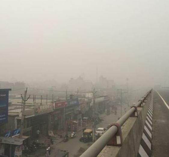 Kejriwal urges Sisodia schools to stop for a few days केजरीवाल ने सिसोदिया से किया स्कूलों को कुछ दिन बंद रखने का आग्रह