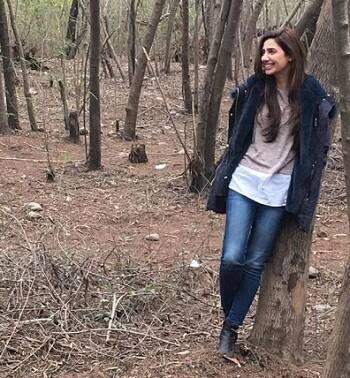 माहिरा ने शाहरुख खान के साथ फिल्म 'रईस' से बॉलीवुड में कदम रखा था. फिल्म को बॉक्स ऑफिस पर जबरदस्त रिस्पॉन्स मिला था, साथ ही माहिरा ने भी जमकर तारीफें बटोरी थी.