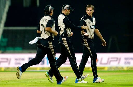 टिम साउदी पांच पायदान चढकर 81वें स्थान पर है जबकि बल्लेबाज कोलिन मुनरो चार पायदान चढकर 12वें स्थान पर है.